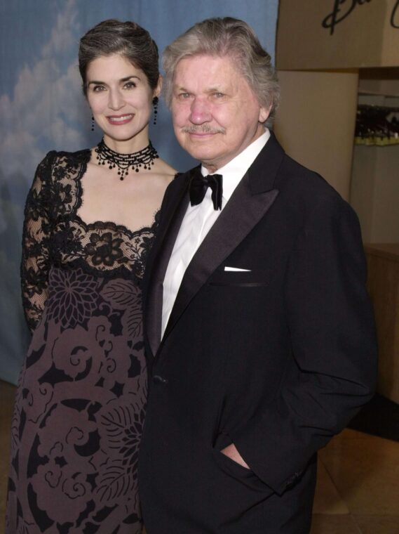 Actor Charles Bronson and wife Kim Weeks arrive at The Carousel of Hope Ball benefiting The Barbara Davis Center for Childhood Diabetes October 28, 2000 at the Beverly Hills Hilton in Beverly Hills. | Source: Getty Images