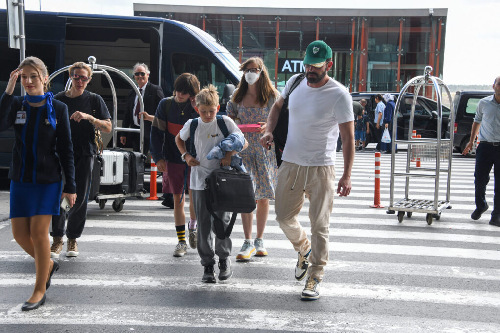 Seraphina Affleck, Violet Affleck, Samuel Affleck, and Ben Affleck on August 9, 2023 in Istanbul, Turkey. | Source: Getty Images