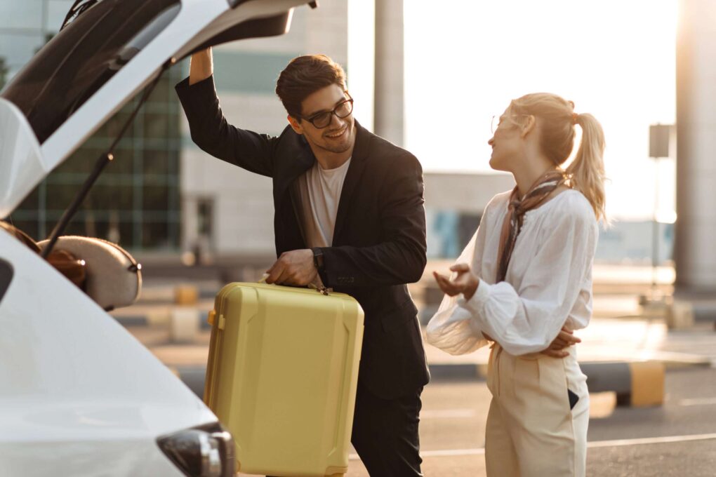 A couple traveling | Source: Shutterstock