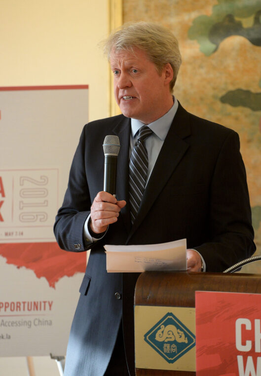 Charles Spencer, 9th Earl Spencer speaking at ChinaWeek's Business Summit VIP Dinner in Los Angeles, California on May 11, 2016 | Source: Getty Images