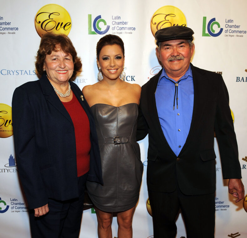 Eva Longoria with her parents Ella and Enrique Longoria on February 20, 2010 in Las Vegas, Nevada | Source: Getty Images